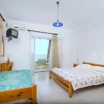 Tamar Apartments, Alikanas